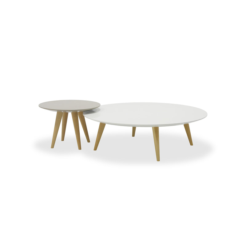 Sandy tables by Bruno Viegas, Michael Strads